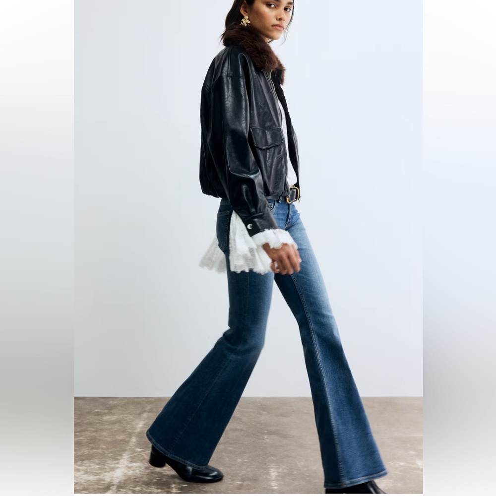 NWT H&M Light Blue 70’s Flare Jeans - Picture 3 of 8